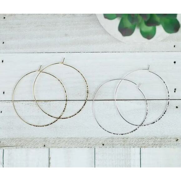 Hammered Thin Wire Hoops Silvertone - Picture 3 of 3